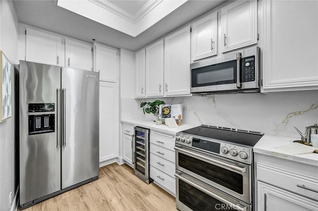 230 Lille 102, Newport Beach, CA 92663