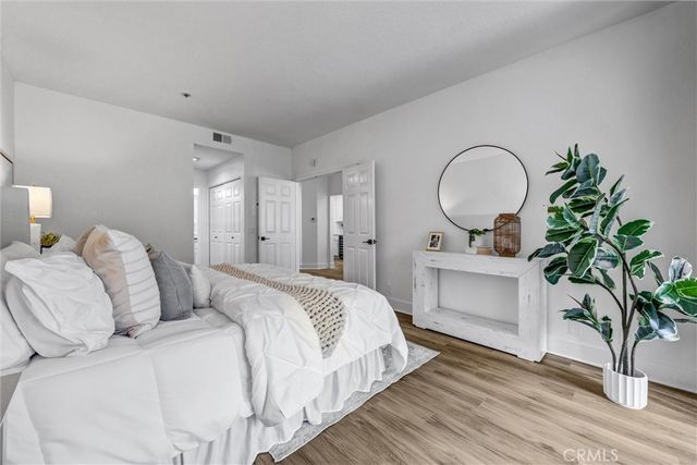 230 Lille 102, Newport Beach, CA 92663