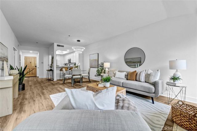 230 Lille 102, Newport Beach, CA 92663