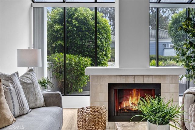 230 Lille 102, Newport Beach, CA 92663