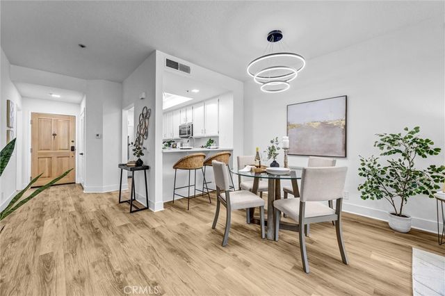 230 Lille 102, Newport Beach, CA 92663