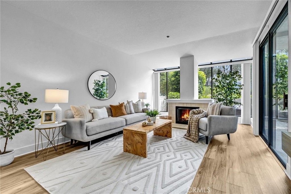 230 Lille 102, Newport Beach, CA 92663