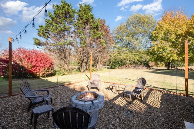 2916 Riley Creek Rd, Normandy, TN 37360