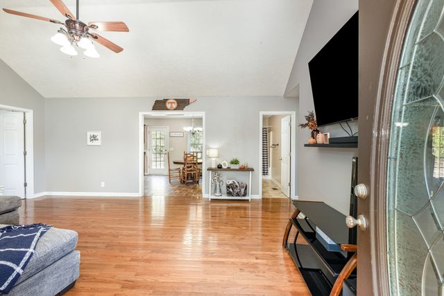 2916 Riley Creek Rd, Normandy, TN 37360