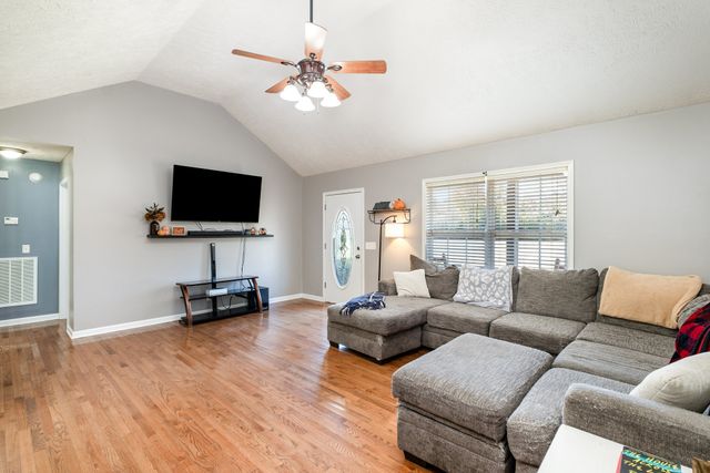 2916 Riley Creek Rd, Normandy, TN 37360