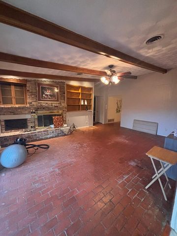 922 British Boulevard, Grand Prairie, TX 75050