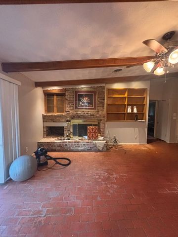 922 British Boulevard, Grand Prairie, TX 75050