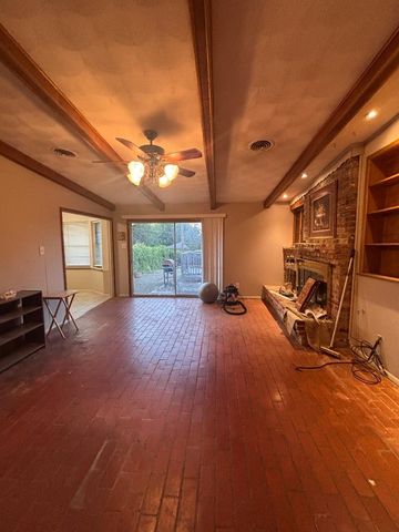 922 British Boulevard, Grand Prairie, TX 75050