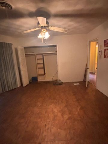 922 British Boulevard, Grand Prairie, TX 75050