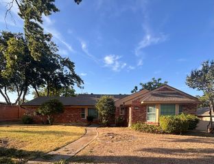 922 British Boulevard, Grand Prairie, TX 75050