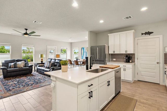 234 Appleberry LN, Elgin, TX 78621