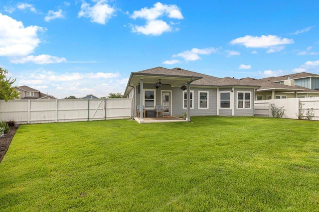 234 Appleberry LN, Elgin, TX 78621