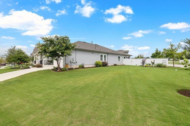 234 Appleberry LN, Elgin, TX 78621