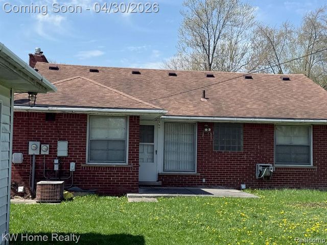 29316 Southgate Drive, Southfield, MI 48076