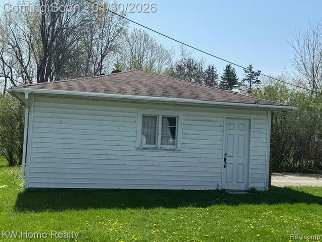 29316 Southgate Drive, Southfield, MI 48076