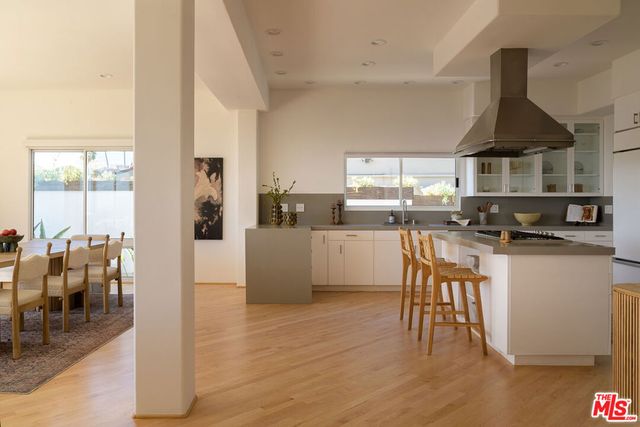 5502 Tuxedo Terrace, Los Angeles, CA 90068