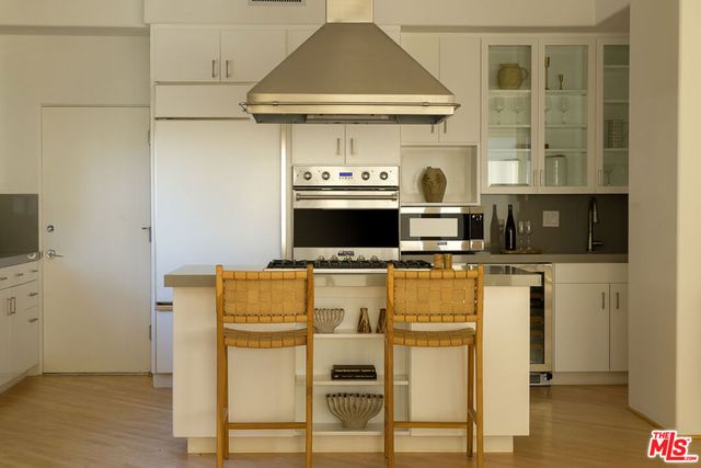 5502 Tuxedo Terrace, Los Angeles, CA 90068