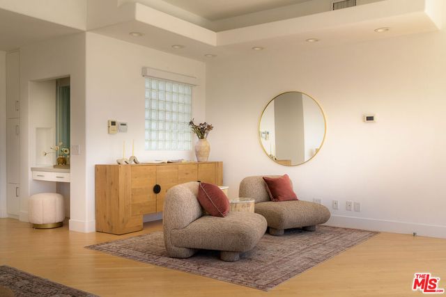 5502 Tuxedo Terrace, Los Angeles, CA 90068