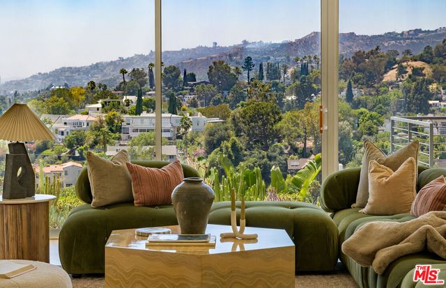 5502 Tuxedo Terrace, Los Angeles, CA 90068