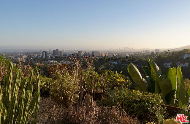 5502 Tuxedo Terrace, Los Angeles, CA 90068