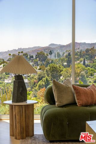 5502 Tuxedo Terrace, Los Angeles, CA 90068