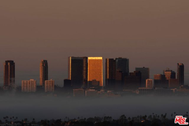 5502 Tuxedo Terrace, Los Angeles, CA 90068