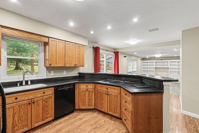 1187 Merry Brook Street, Kalamazoo, MI 49048