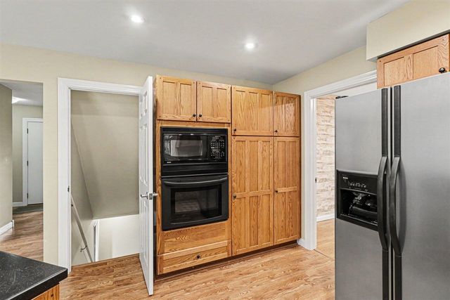 1187 Merry Brook Street, Kalamazoo, MI 49048