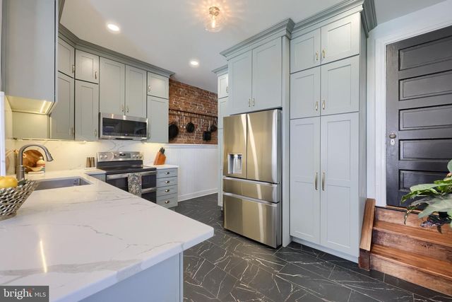 803 N DUKE ST, Lancaster, PA 17602