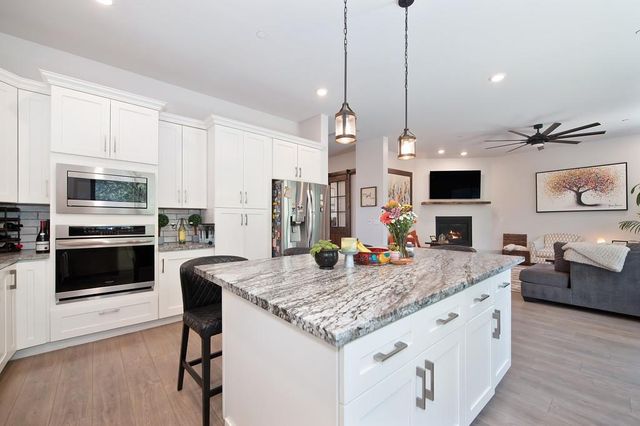 465 Miles Ct, Auburn, CA 95603