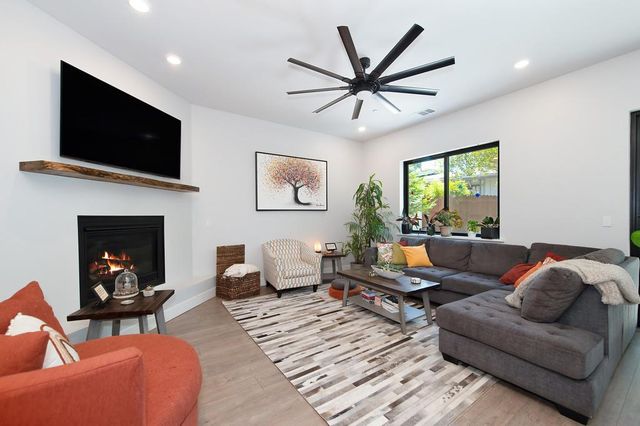 465 Miles Ct, Auburn, CA 95603