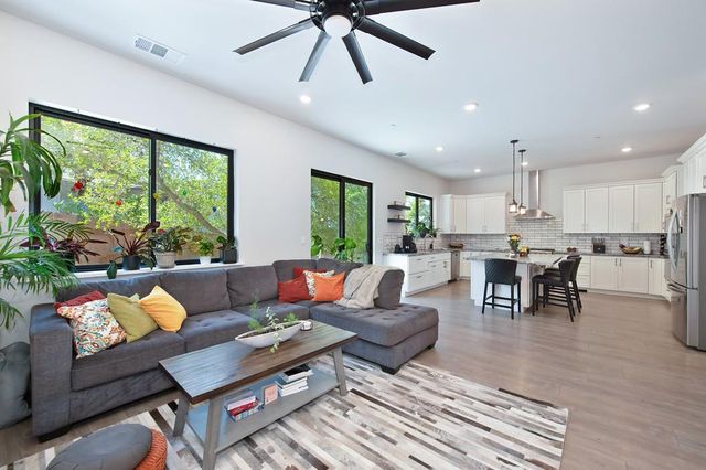 465 Miles Ct, Auburn, CA 95603