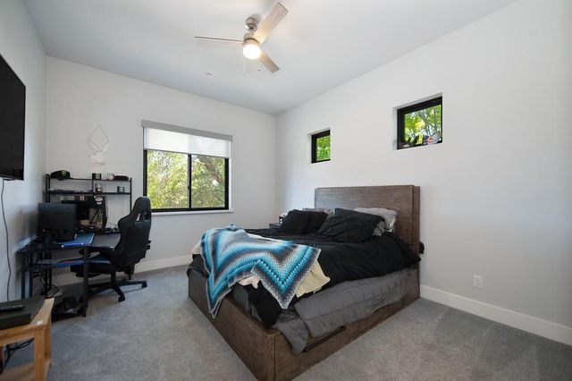 465 Miles Ct, Auburn, CA 95603