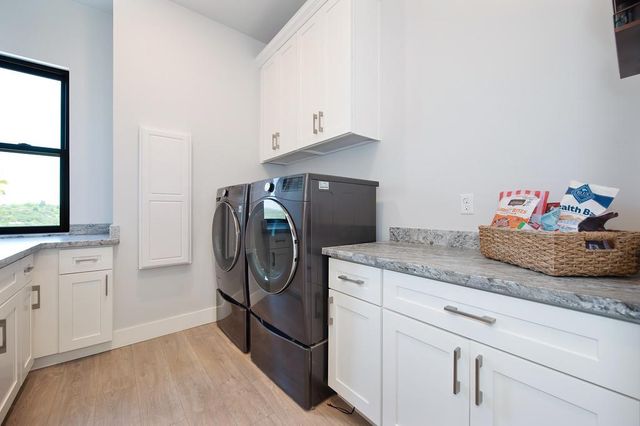 465 Miles Ct, Auburn, CA 95603