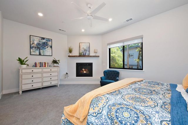 465 Miles Ct, Auburn, CA 95603