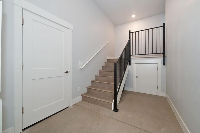 465 Miles Ct, Auburn, CA 95603