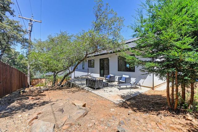 465 Miles Ct, Auburn, CA 95603