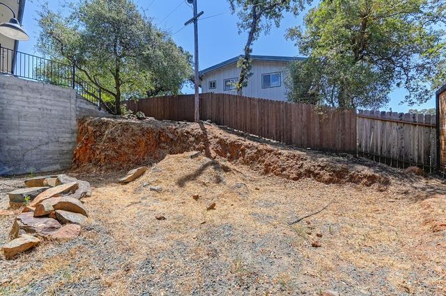 465 Miles Ct, Auburn, CA 95603