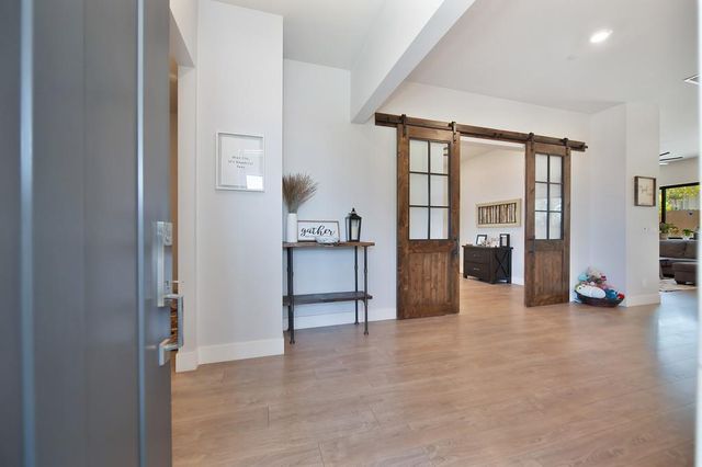 465 Miles Ct, Auburn, CA 95603