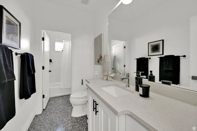 945 S 650 W, Farmington, UT 84025