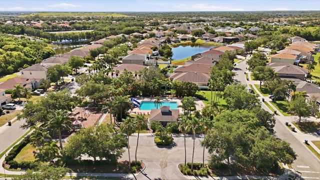 4227 61ST AVENUE E, Bradenton, FL 34203