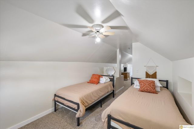 907 S 41st Street, Omaha, NE 68105