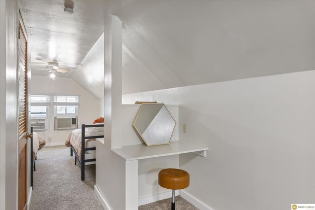 907 S 41st Street, Omaha, NE 68105