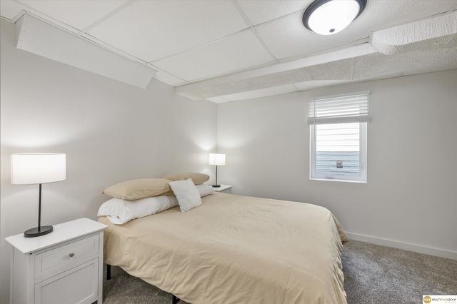 907 S 41st Street, Omaha, NE 68105