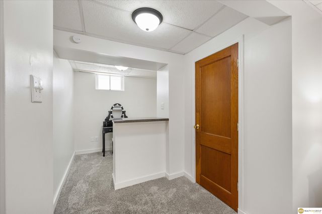907 S 41st Street, Omaha, NE 68105