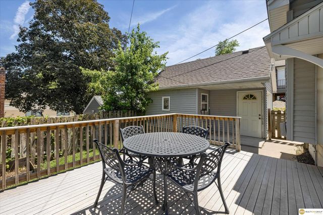 907 S 41st Street, Omaha, NE 68105