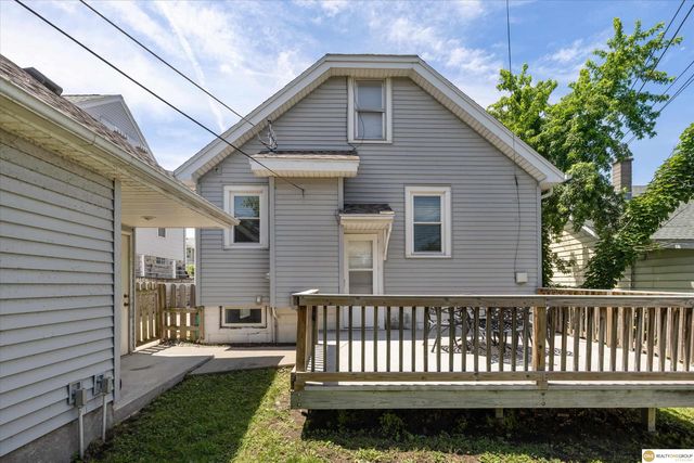 907 S 41st Street, Omaha, NE 68105