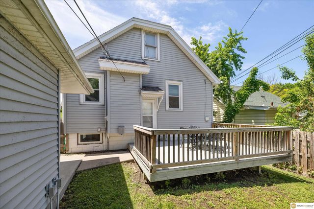 907 S 41st Street, Omaha, NE 68105