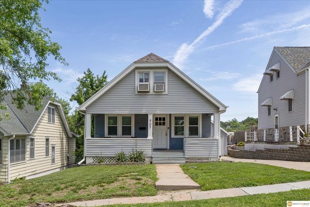 907 S 41st Street, Omaha, NE 68105