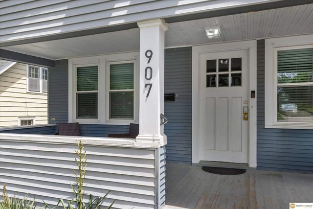 907 S 41st Street, Omaha, NE 68105